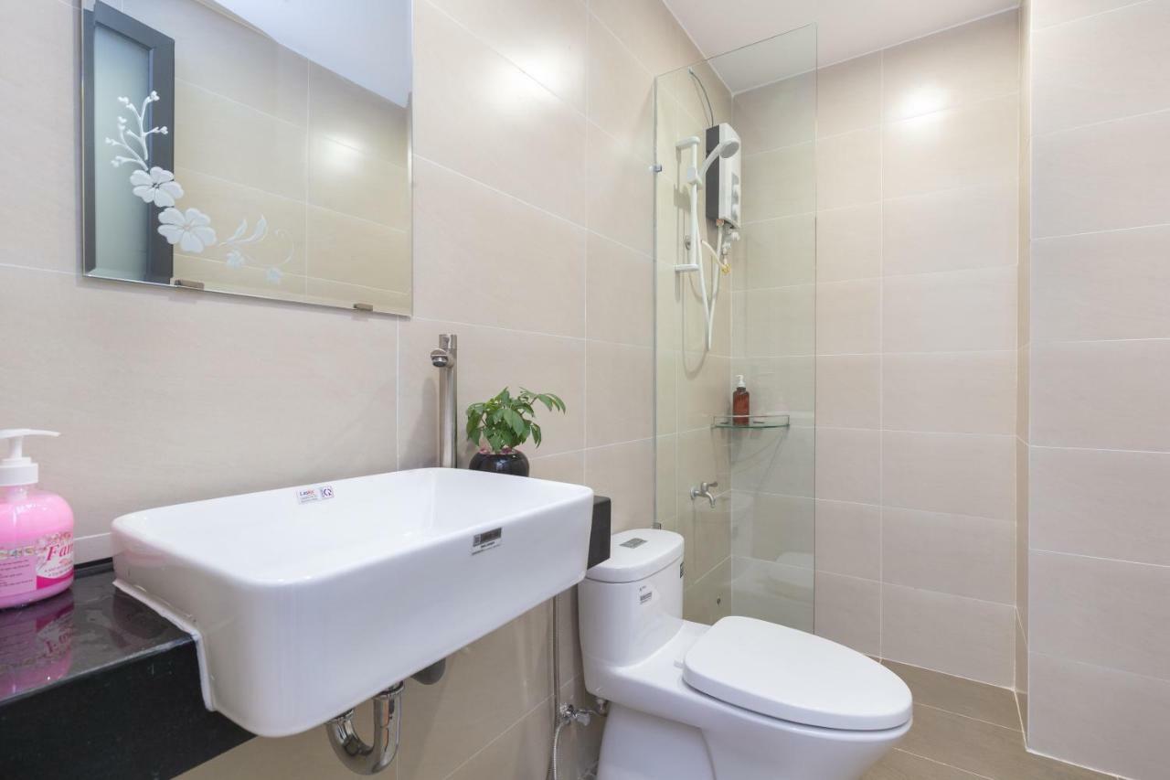 Cozrum Homes Ly Chinh Thang Хошимин Экстерьер фото