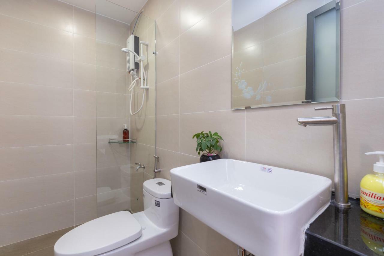 Cozrum Homes Ly Chinh Thang Хошимин Экстерьер фото